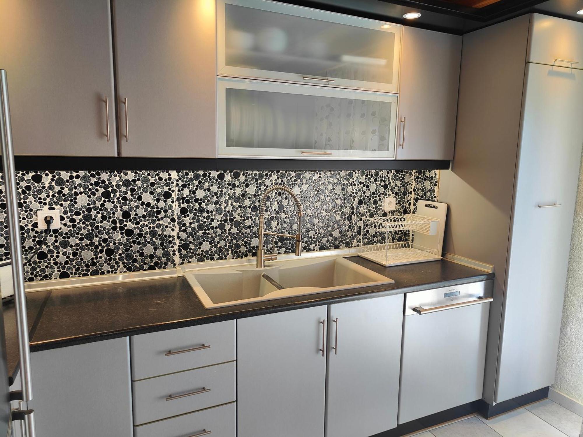 George'S Modern Apartment Неа Плагия Екстериор снимка